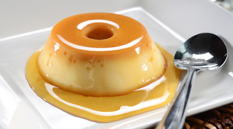 Làm bánh flan xoài bằng lò nướng