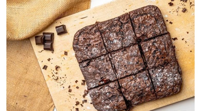 Làm bánh brownie bằng lò nướng