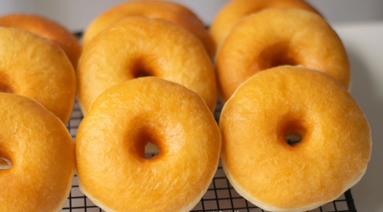 Làm bánh donut bằng lò nướng