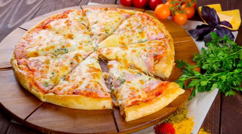 Làm bánh pizza bằng lò nướng