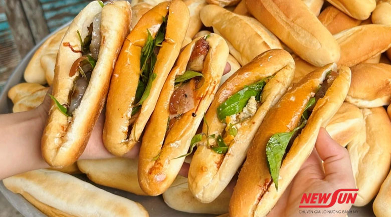 quán bánh mì ngon ở huế, chợ Đông Ba