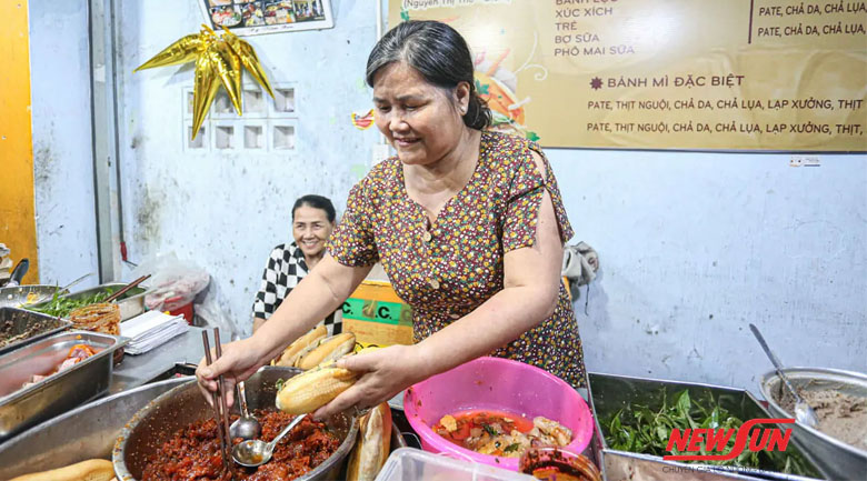 quán bánh mì ngon ở Huế- O Tho Trường Tiền