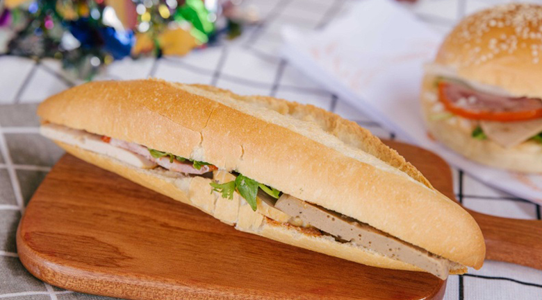 Bánh mì Anh Quân là địa chỉ lý tưởng cho các tín đồ mê ẩm thực Đà Thành