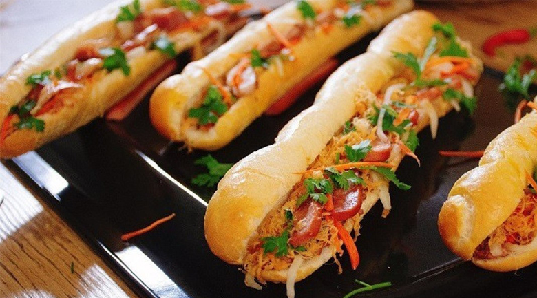 Bánh mì que Tứ Hải rất nổi tiếng tại Đà Nẵng