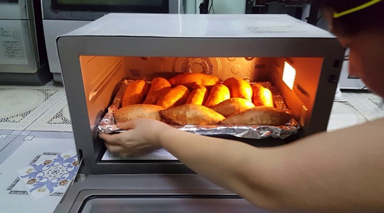 Hướng dẫn 4 cách nướng khoai lang bằng lò nướng bánh mì nướng khoai lang bằng lò nướng bánh mì trực tiếp