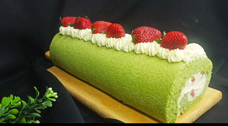hướng dẫn làm bánh cuộn trà xanh trang trí