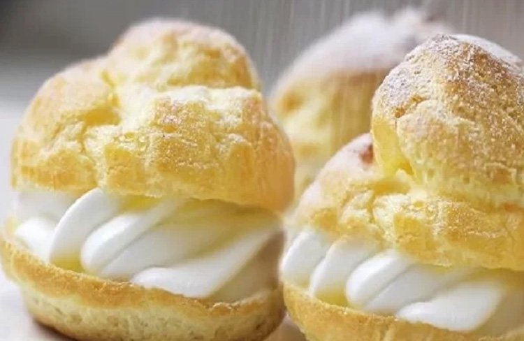 bánh su kem trái cây whipping