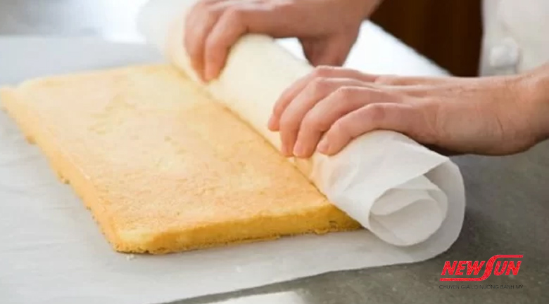 Hướng dẫn làm bánh gato cuộn mềm xốp, thơm ngon tại nhà Hướng dẫn làm bánh gato cuộn, cốt bánh