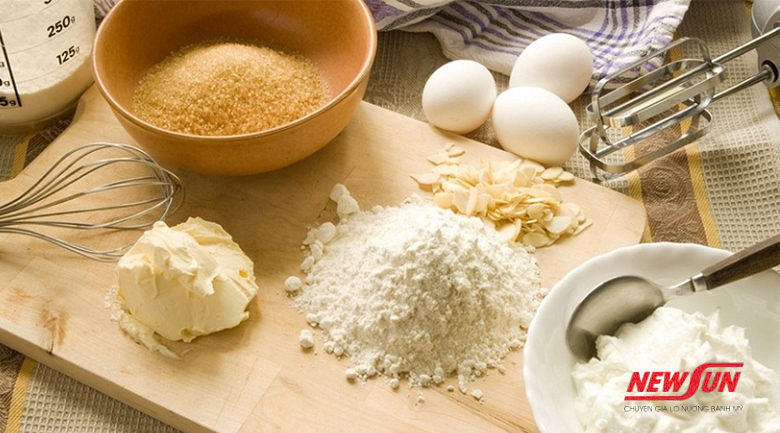 Hướng dẫn làm bánh gato cuộn mềm xốp, thơm ngon tại nhà Hướng dẫn làm bánh gato cuộn
