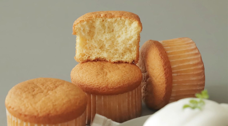 bánh castella mật ong bằng nồi chiên không dầu