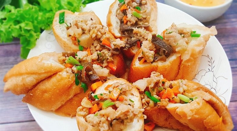 bánh mì sốt thịt bằm Đài Loan cay tê