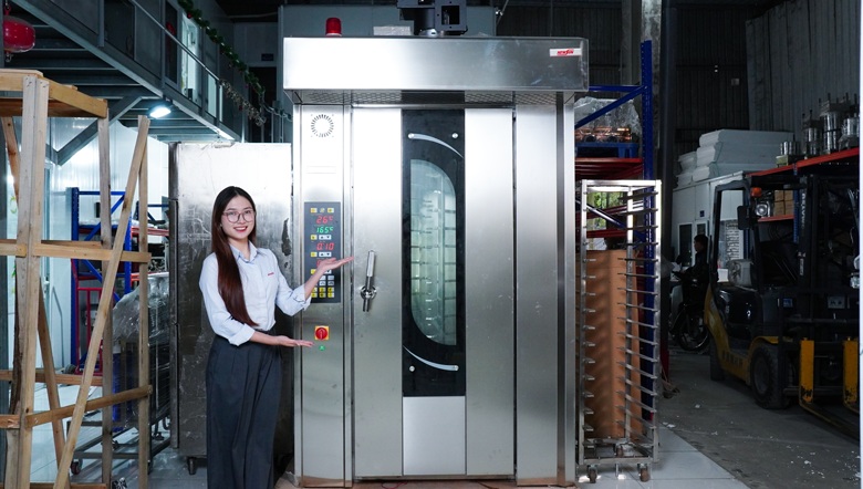 Thực tế mẫu lò nướng bánh xoay 16 khay điện HX-16D-01E Thực tế mẫu lò nướng bánh xoay 16 khay điện HX-16D-01E