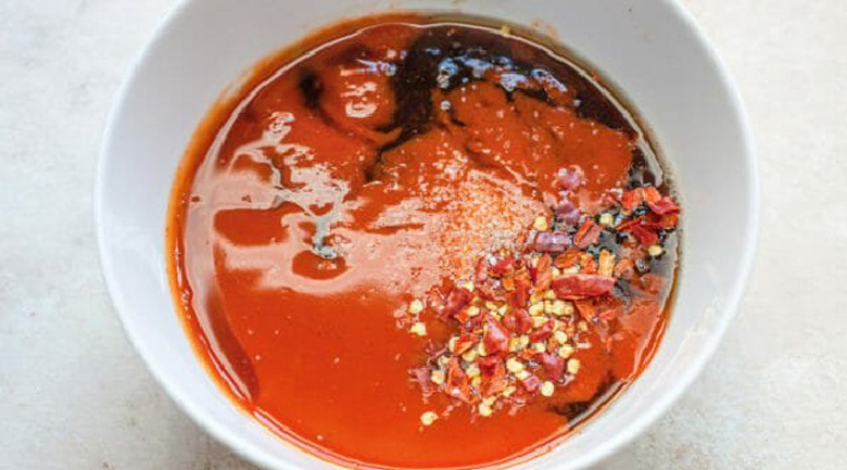 Pizza gà Buffalo, làm sốt